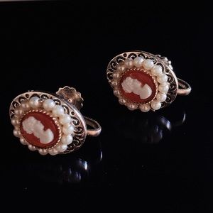 Vintage Cameo Screw Back Earrings